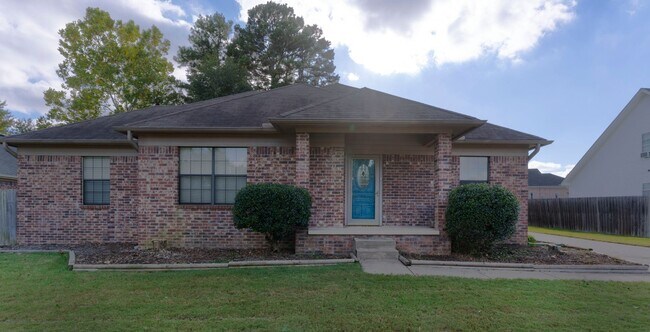 Building Photo - Lovely 4 Bedroom Home in Maumelle