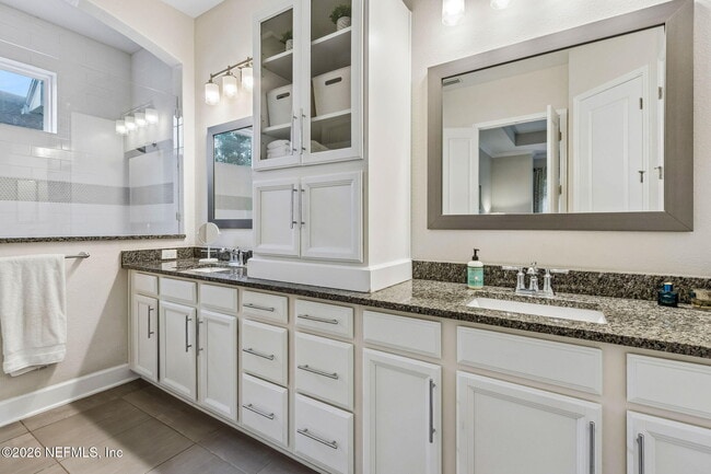 Building Photo - 209 Manor Ln