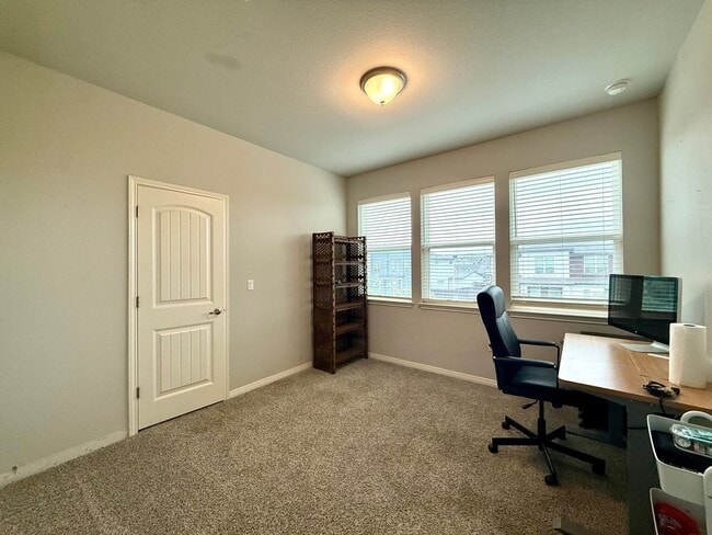 Building Photo - Goodnight Ranch Subdivision - 3 bedroom w/ Office!