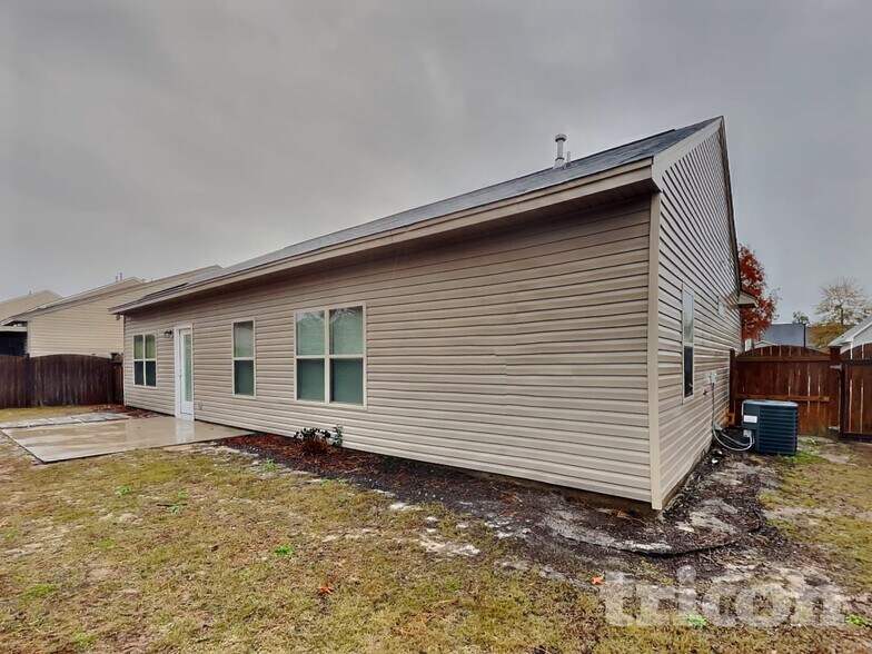 Building Photo - 246 Viking Ln