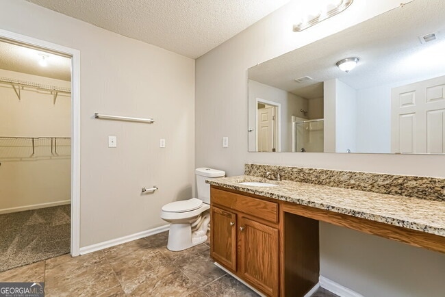 Building Photo - 415 Pinevale Ct