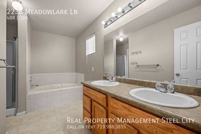Building Photo - 2238 Meadowlark Ln