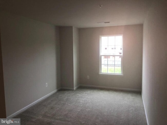Building Photo - 5363 Yellow Birch Wy