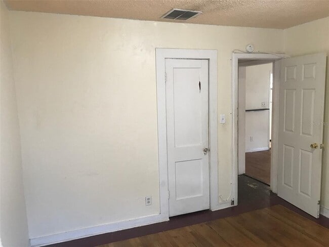 Building Photo - 3527 3rd Ave N