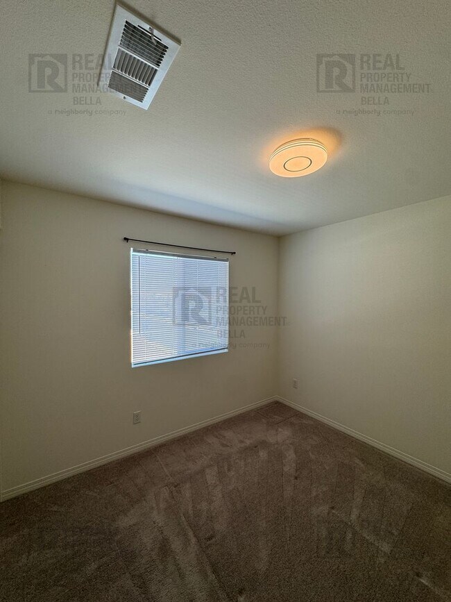 Building Photo - Spacious Corner Lot Home in Desirable Winchester Community – 4 bed + Large Backyard+ Solar!
