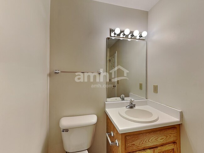 Building Photo - 129 Candle Woods Dr