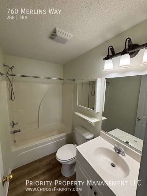 Building Photo - 760 Merlins Way