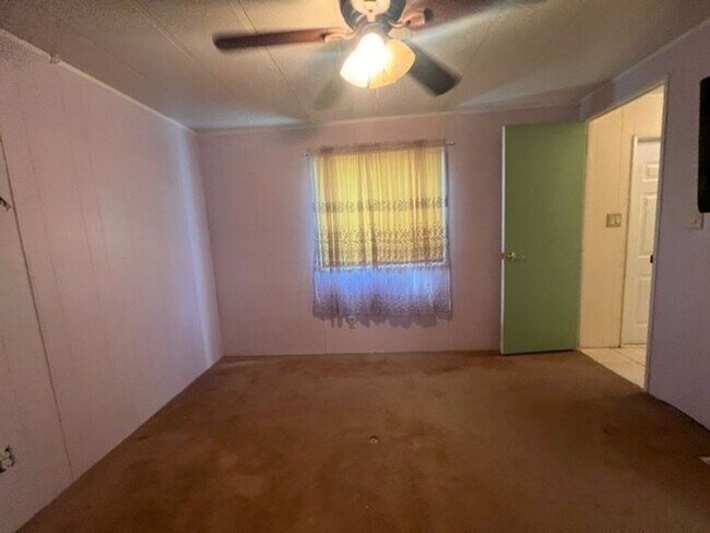Building Photo - 4 Bedroom doublewide with Garage/Workshop ...
