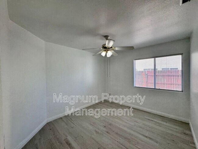 Building Photo - 27081 School Park Dr
