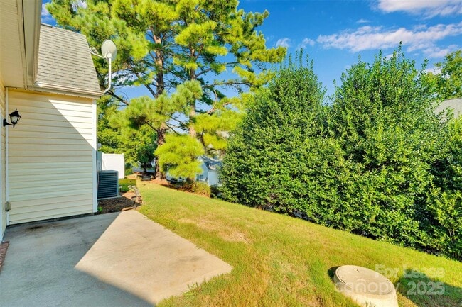 Building Photo - 2290 Hanover Drive