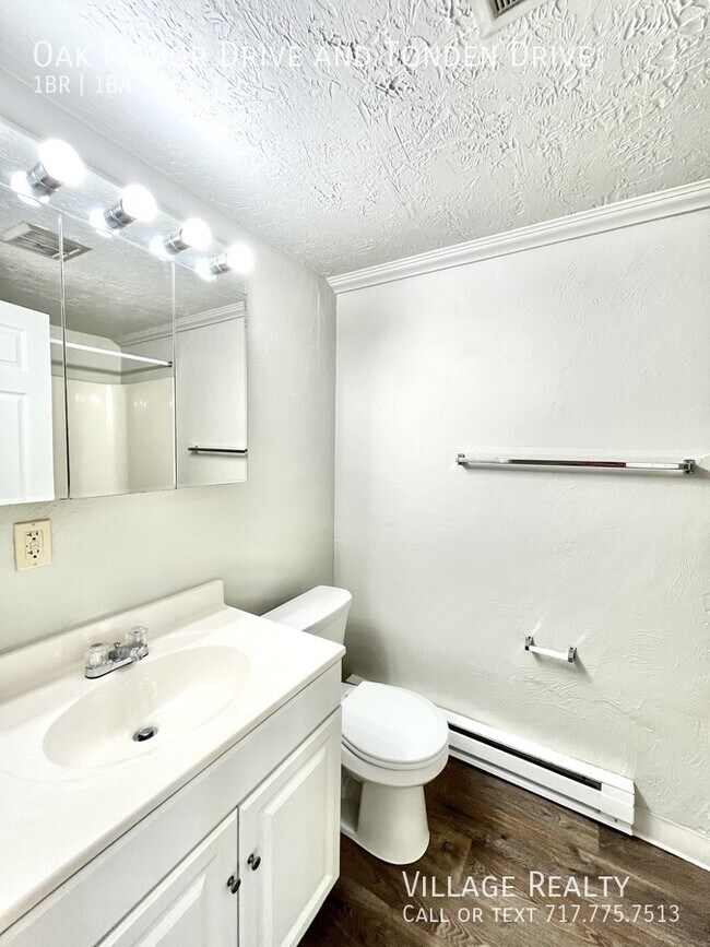 Building Photo - 204 Oak Manor Dr