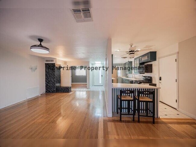 Building Photo - 3137 N 4th Ave