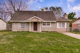 Building Photo - No Application Fee* Plus $250 Off First 2 ...