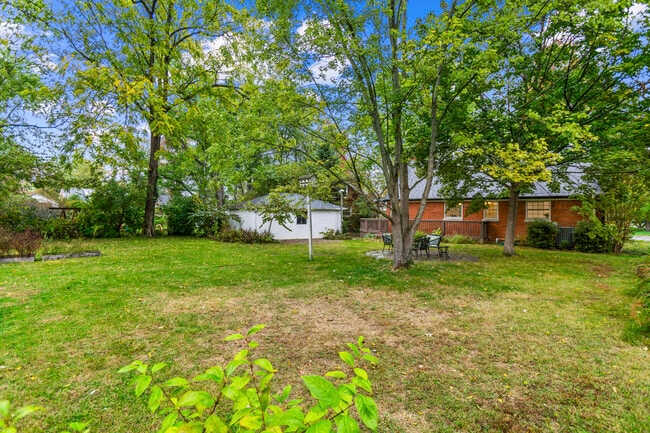 Building Photo - 549 Claymont Dr