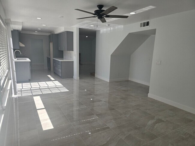 Building Photo - Fully Remodeled 4-Bedroom, 3-Bath Rental Home in Prime Fountain Valley Location