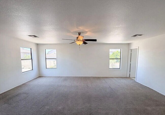 Building Photo - 7501 E Deer Valley Rd