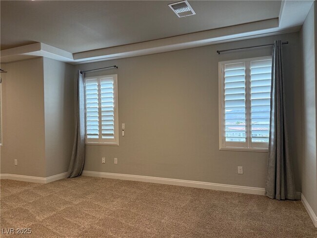 Building Photo - 304 Rezzo St