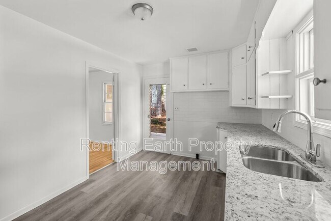 Building Photo - 9805 Red Mill Rd