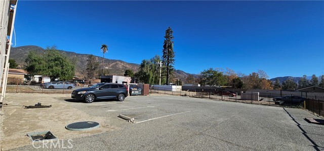 Building Photo - 4211 Mountain Dr