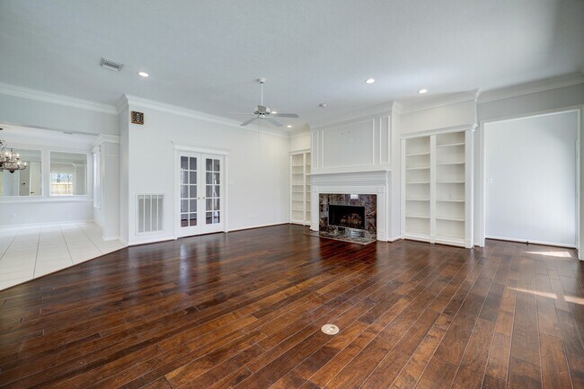 Building Photo - 14 Greenside Pl
