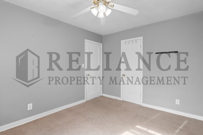 Building Photo - 3627 E 10th St N