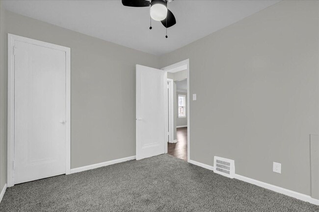 Building Photo - 11235 Portlance Ave