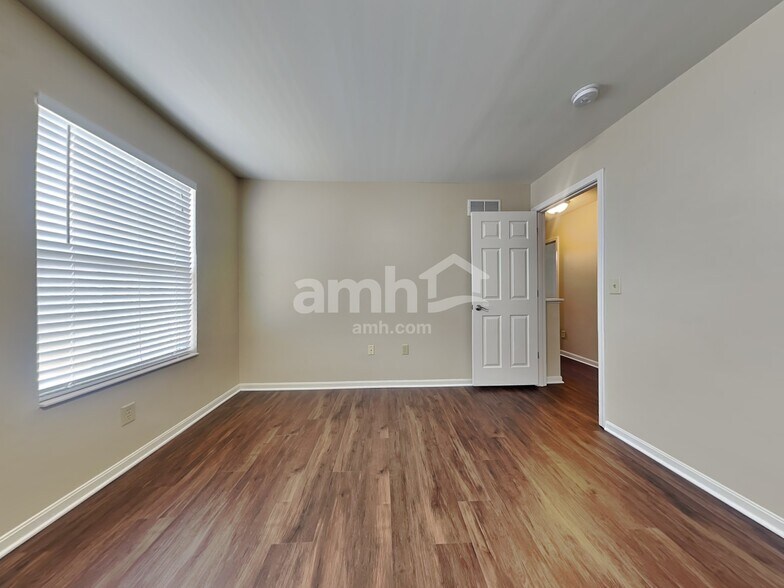 Building Photo - 1837 Cantwell Ct