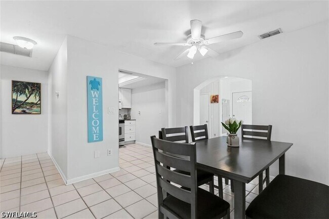 Building Photo - 717 95th Ave N