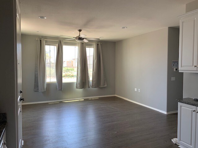 Building Photo - NEW HAVEN COMMUNITY - AVAILABLE NOW 2+2.5 ...
