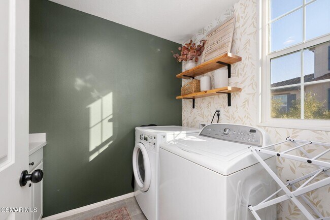 Building Photo - 425 Stratus Ln