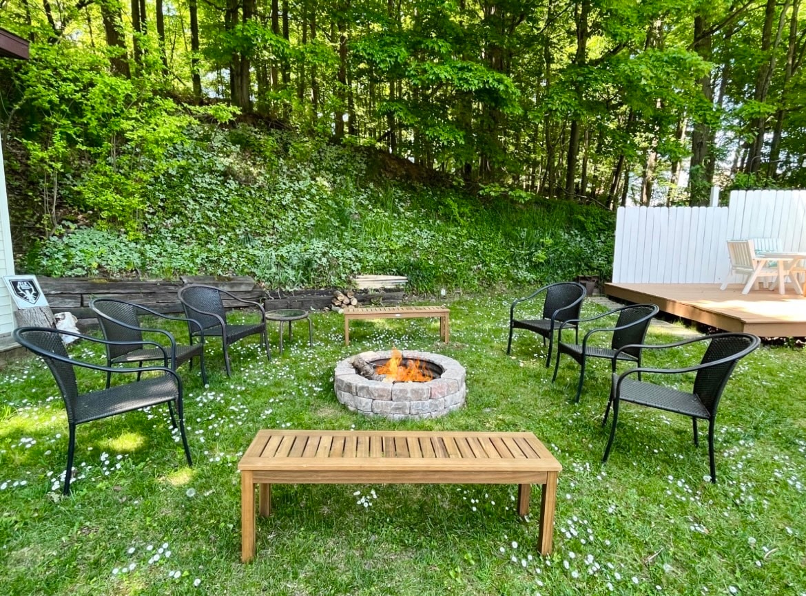 Shared backyard fire pit - 6023 Barnhart Rd