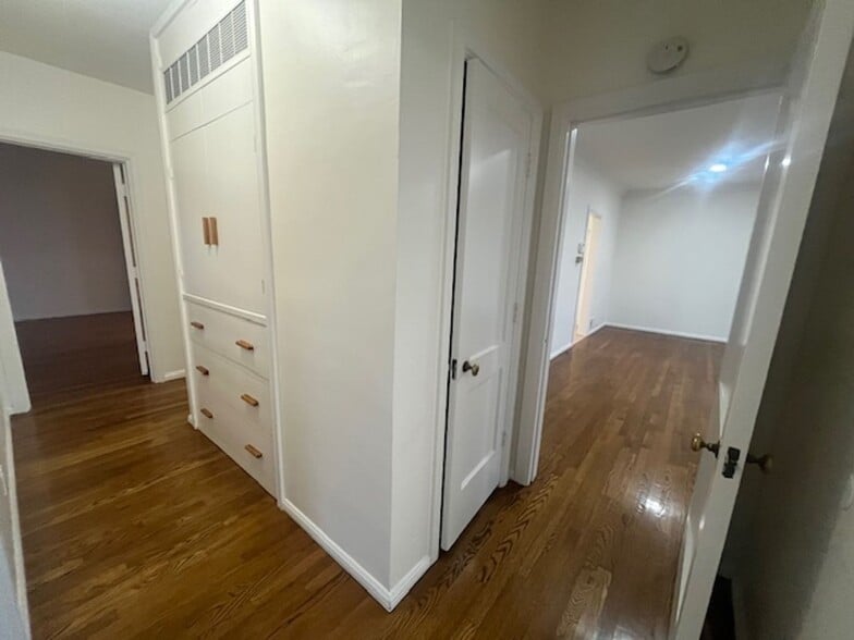 Building Photo - 740 E Carson St