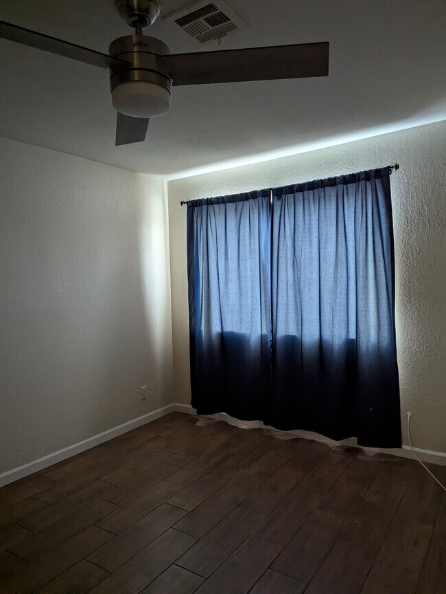 Building Photo - 5038 S Rainbow Blvd