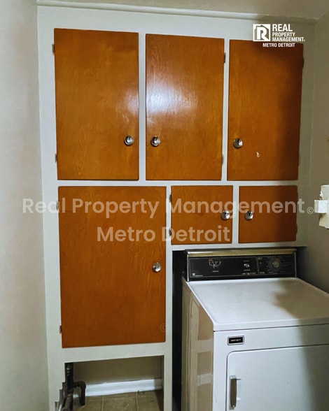 Building Photo - 2023 Ardmore Dr