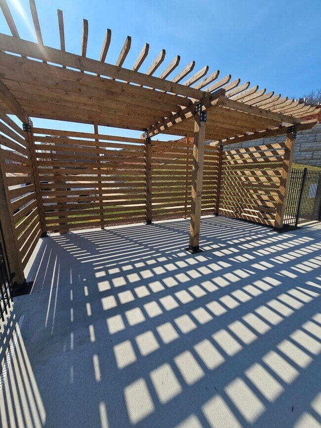 Building Photo - Tristan Style 3-Bedroom w/ Flex Room + Summer Special