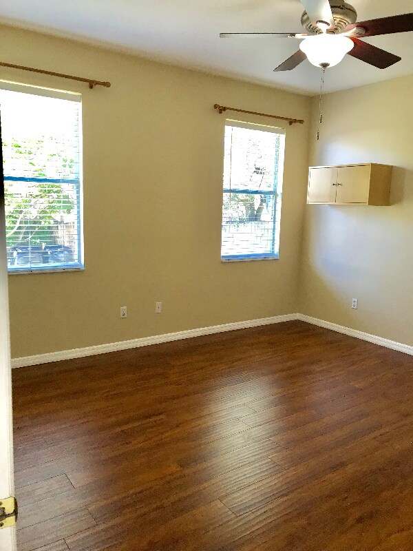 Building Photo - 4654 Redmond Pl