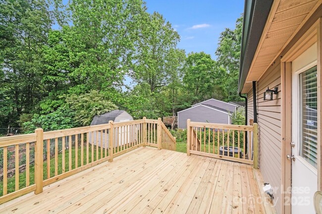 Building Photo - 5001 Forest Mountain Ct