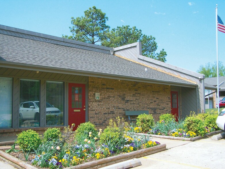 Kickingbird Hills 1900 Kickingbird Rd Edmond OK 73034 Apartment Finder