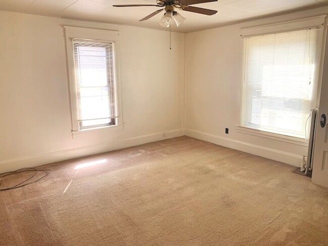 Building Photo - 127 Langhorne Ave
