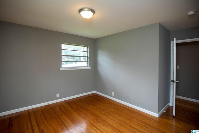 Building Photo - 729 Heflin Ave E