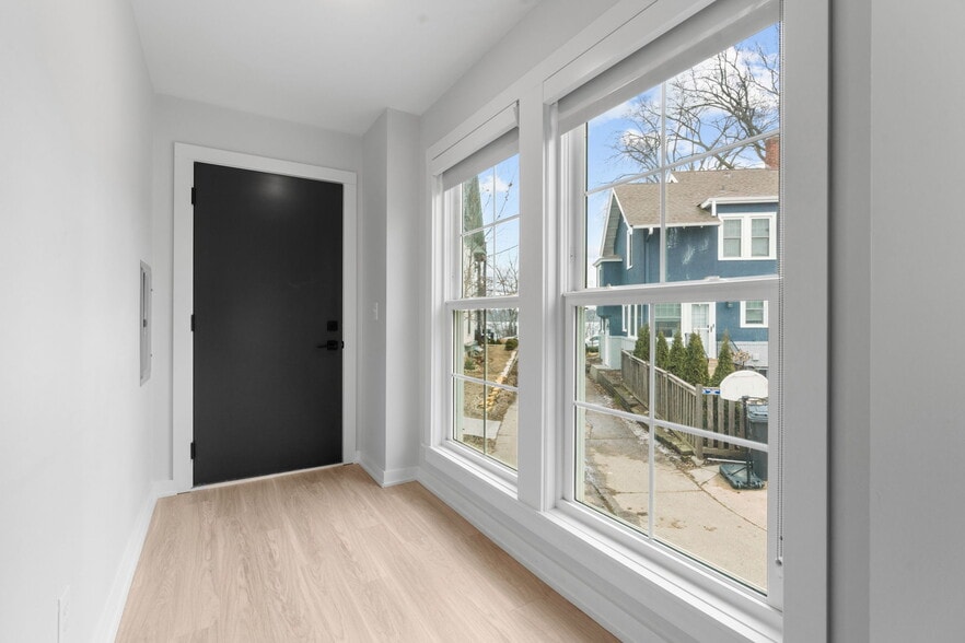 Building Photo - Harriet Apartments | 4326