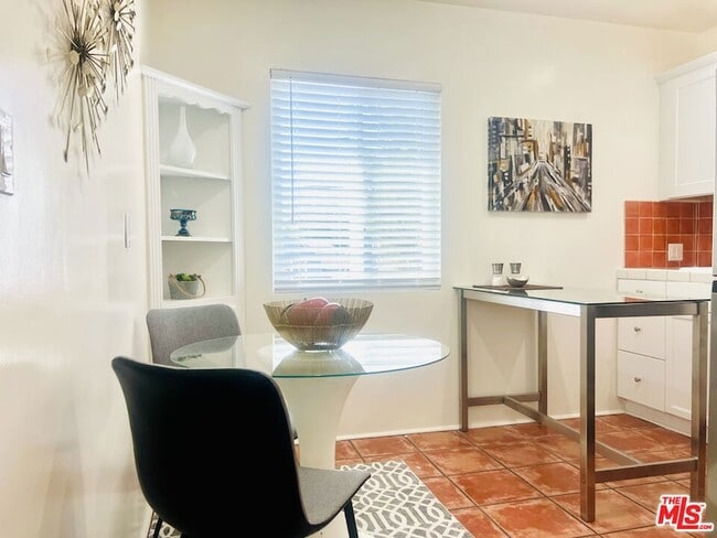 Building Photo - 1876 Alexandria Ave