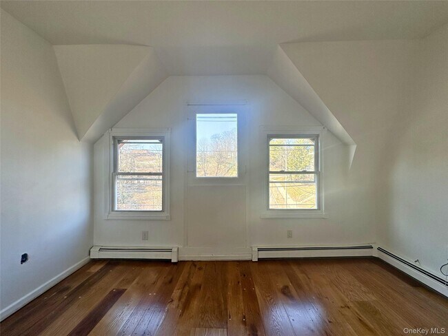 Building Photo - 498 Liberty St