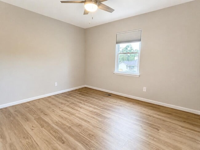 Building Photo - 247 Brookside Ct