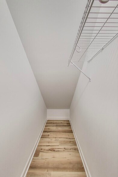 Building Photo - 5126 S Kenwood Ave