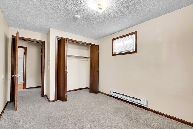 Building Photo - 26172 Center Dr