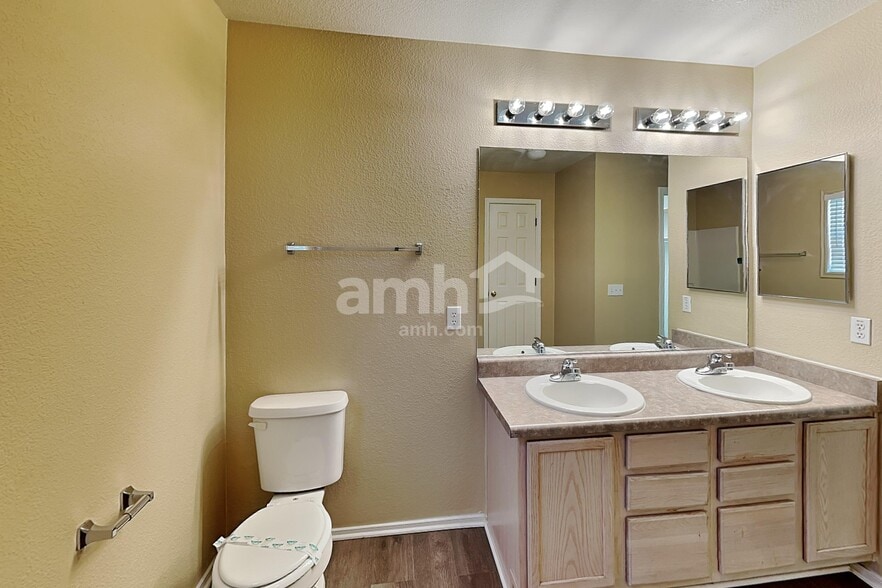 Building Photo - 360 E Atlas Cedar Pl