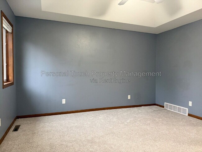Building Photo - 3539 Woodbury Ct S