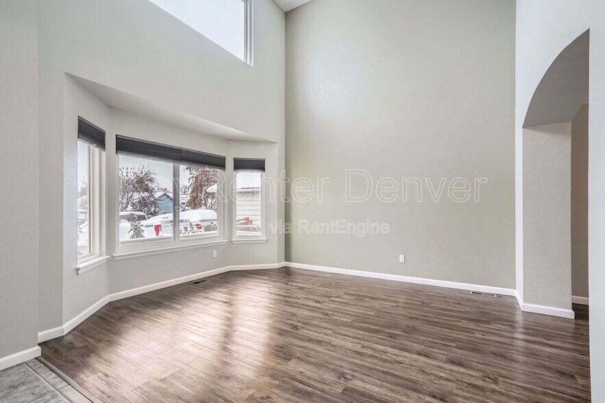 Building Photo - 5742 W 114th Pl