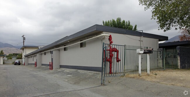 Building Photo - 1302 E Marshall Blvd
